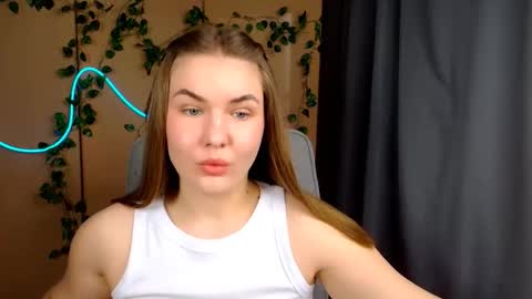 mia_lemm online show from April 24, 6:38 am