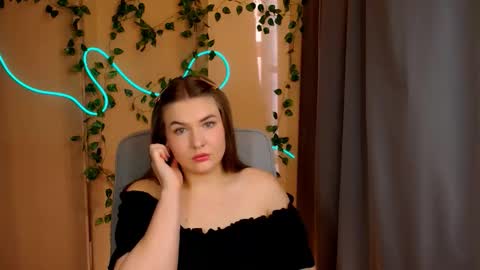 mia_lemm online show from April 29, 7:12 am