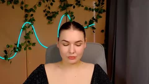 mia_lemm online show from May 11, 6:30 am