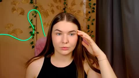mia_lemm online show from May 20, 7:14 am