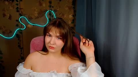 mia_lemm online show from May 28, 6:32 am