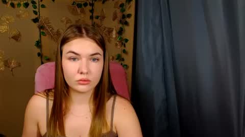 mia_lemm online show from June 12, 6:56 am
