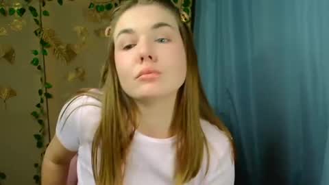 mia_lemm online show from June 19, 8:29 am