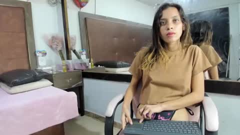 Mia Lian online show from September 9, 11:48 pm