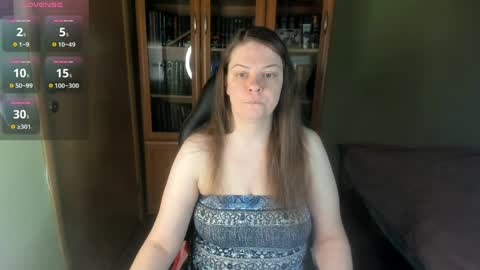 Snapshot of mia_lores chatting on April 10, 9:03 am mia_lores online show from April 10, 9:03 am