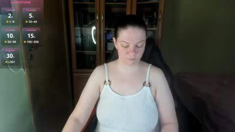 Snapshot of mia_lores chatting on April 19, 9:08 am mia_lores online show from April 19, 9:08 am