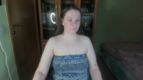 Snapshot of mia_lores chatting on April 30, 9:26 am mia_lores online show from April 30, 9:26 am