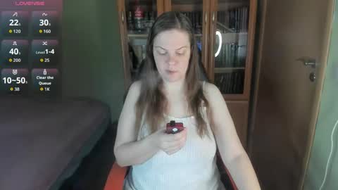 Snapshot of mia_lores chatting on May 31, 9:05 am mia_lores online show from May 31, 9:05 am