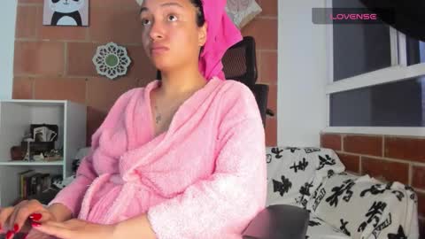 Snapshot of mia_lovea chatting on March 24, 10:53 am mia_lovea online show from March 24, 10:53 am