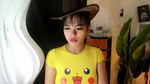 M I A online show from July 23, 7:39 am