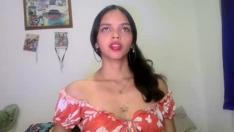 mia lucy 21 online show from December 5, 8:27 pm