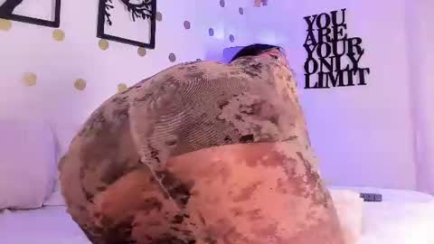Snapshot of mia_luna0 chatting on June 11, 2:53 am Mia online show from June 11, 2:53 am