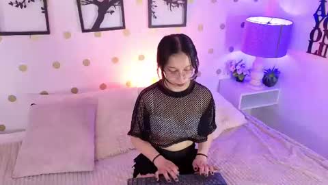 Snapshot of mia_luna0 chatting on June 12, 11:14 pm Mia online show from June 12, 11:14 pm
