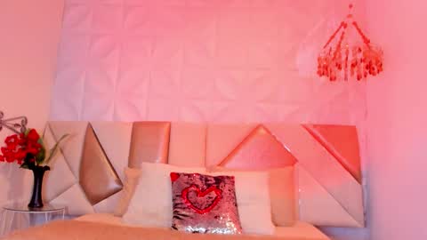 Snapshot of mia_lure chatting on October 17, 8:00 pm Mia  online show from October 17, 8:00 pm