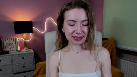 Snapshot of mia_luxx92 chatting on November 6, 7:42 am Mia online show from November 6, 7:42 am