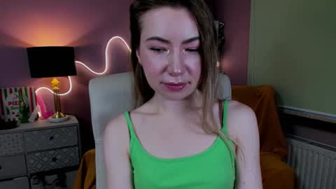 Snapshot of mia_luxx92 chatting on November 29, 7:55 am Mia online show from November 29, 7:55 am