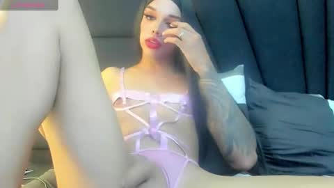 Snapshot of mia_malkova0 chatting on February 11, 1:10 am Mia3 online show from February 11, 1:10 am