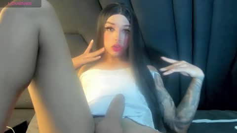 Snapshot of mia_malkova0 chatting on February 20, 12:52 am Mia3 online show from February 20, 12:52 am