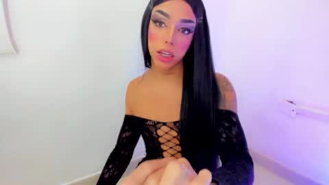 Snapshot of mia_malkova0 chatting on November 1, 12:23 am Mia3 online show from November 1, 12:23 am