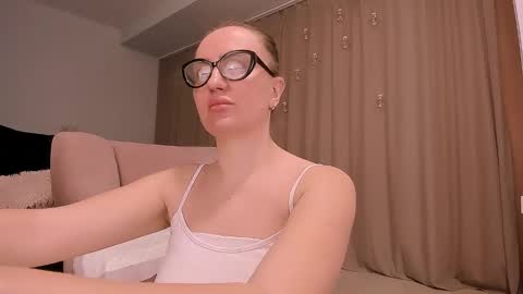 Alicia online show from February 27, 10:04 am