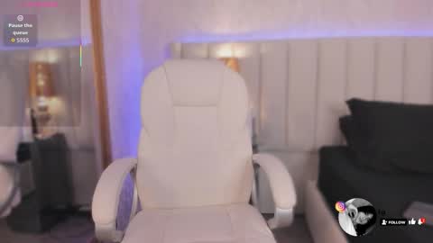 Snapshot of mia_medina chatting on September 30, 11:37 am    online show from September 30, 11:37 am