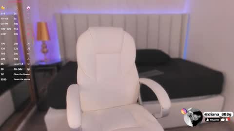 Snapshot of mia_medina chatting on October 9, 12:14 pm    online show from October 9, 12:14 pm