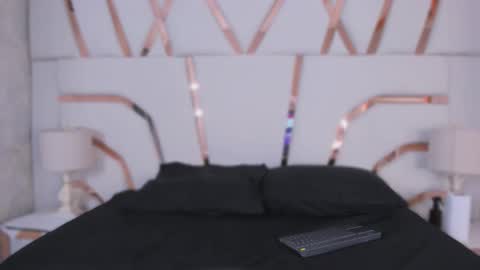 Snapshot of mia_medina chatting on October 26, 3:40 pm    online show from October 26, 3:40 pm