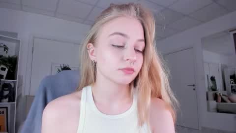 Mia here Appreciate your support online show from February 6, 11:19 pm