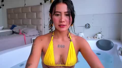 Snapshot of mia_miel69 chatting on June 20, 5:38 pm mia_miel69 online show from June 20, 5:38 pm