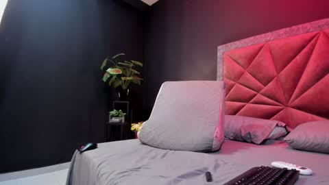 Snapshot of mia_milff chatting on January 16, 10:12 pm MIA online show from January 16, 10:12 pm