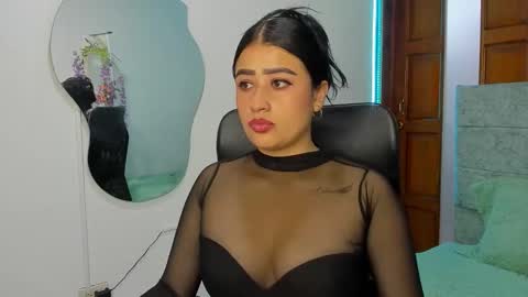 mia_mills777 online show from September 12, 11:32 am