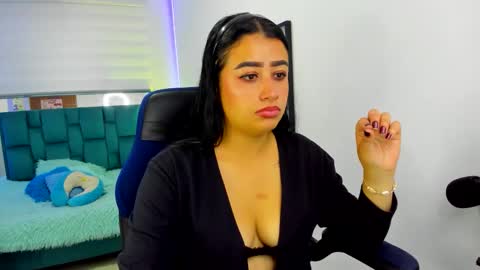 mia_mills777 online show from September 19, 11:22 am