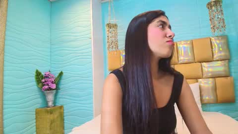 mia montess online show from October 14, 1:12 pm