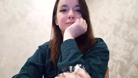 Snapshot of mia_muuur chatting on November 8, 9:31 am Mia online show from November 8, 9:31 am