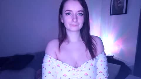 Snapshot of mia_muuur chatting on March 7, 12:18 am Mia online show from March 7, 12:18 am