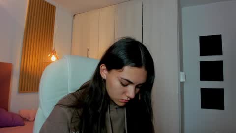 Mia Nevaeh - follow me online show from January 12, 8:25 pm