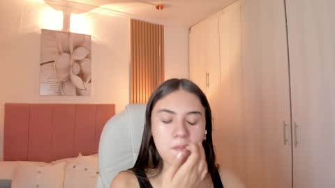 Mia Nevaeh - follow me online show from February 8, 9:15 pm