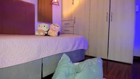 Mia Nevaeh - follow me online show from November 20, 8:41 pm