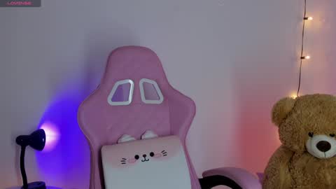 Snapshot of mia_noir chatting on January 6, 4:04 am MIA online show from January 6, 4:04 am