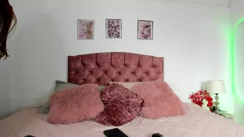 mia_nova5 online show from June 7, 11:58 am