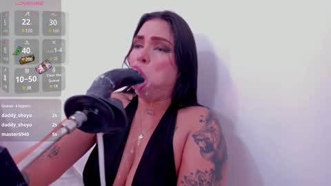 mia novoa online show from March 5, 9:04 pm
