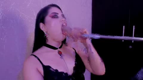 mia novoa online show from April 4, 9:23 pm