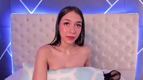 Snapshot of mia_oconner chatting on December 14, 7:25 pm mia_oconner online show from December 14, 7:25 pm