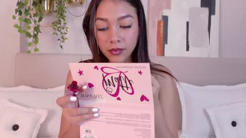 Snapshot of mia_oconner chatting on January 7, 4:05 pm mia_oconner online show from January 7, 4:05 pm