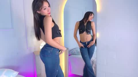 Snapshot of mia_oconner chatting on September 12, 8:20 pm mia_oconner online show from September 12, 8:20 pm