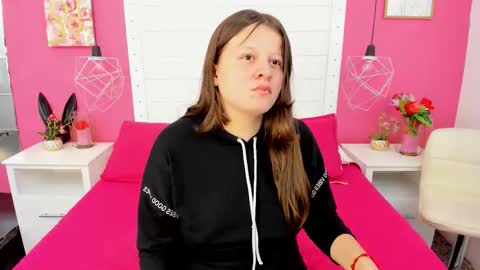 Snapshot of mia_parker02 chatting on November 24, 12:38 pm Mia online show from November 24, 12:38 pm