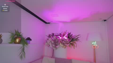 Snapshot of mia_patrick1 chatting on March 26, 11:05 am Mia online show from March 26, 11:05 am