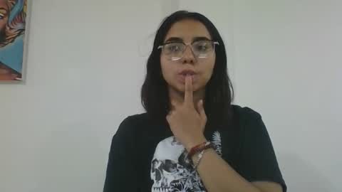Snapshot of mia_peyton chatting on May 14, 12:17 am Mia online show from May 14, 12:17 am