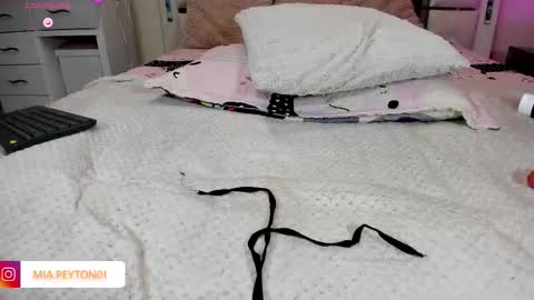 mia_peyton1 online show from December 19, 8:38 pm