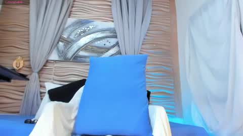 Snapshot of mia_pineda chatting on April 16, 5:25 pm Mariana online show from April 16, 5:25 pm